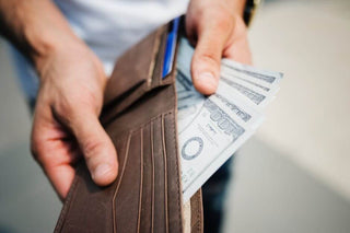 Should You Get a Money Clip or a Wallet? Here Are the Main Differences - BlackBrook Case