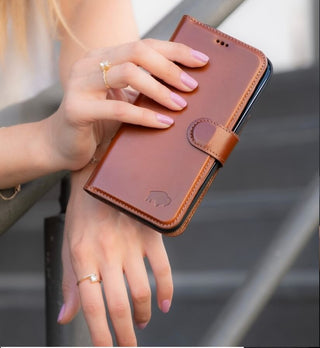 Elevate Your Style and Protection: The Best Leather Cases for iPhone 15 Pro - BlackBrook Case