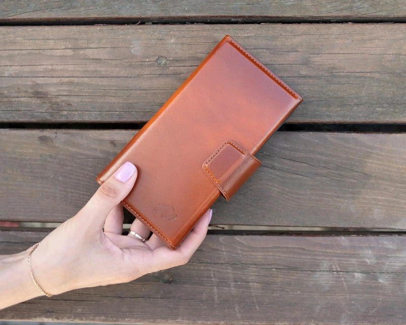 MagSafe Alignment on iPhone 18: How Leather Cases Keep the Magnet True - BlackBrook Case