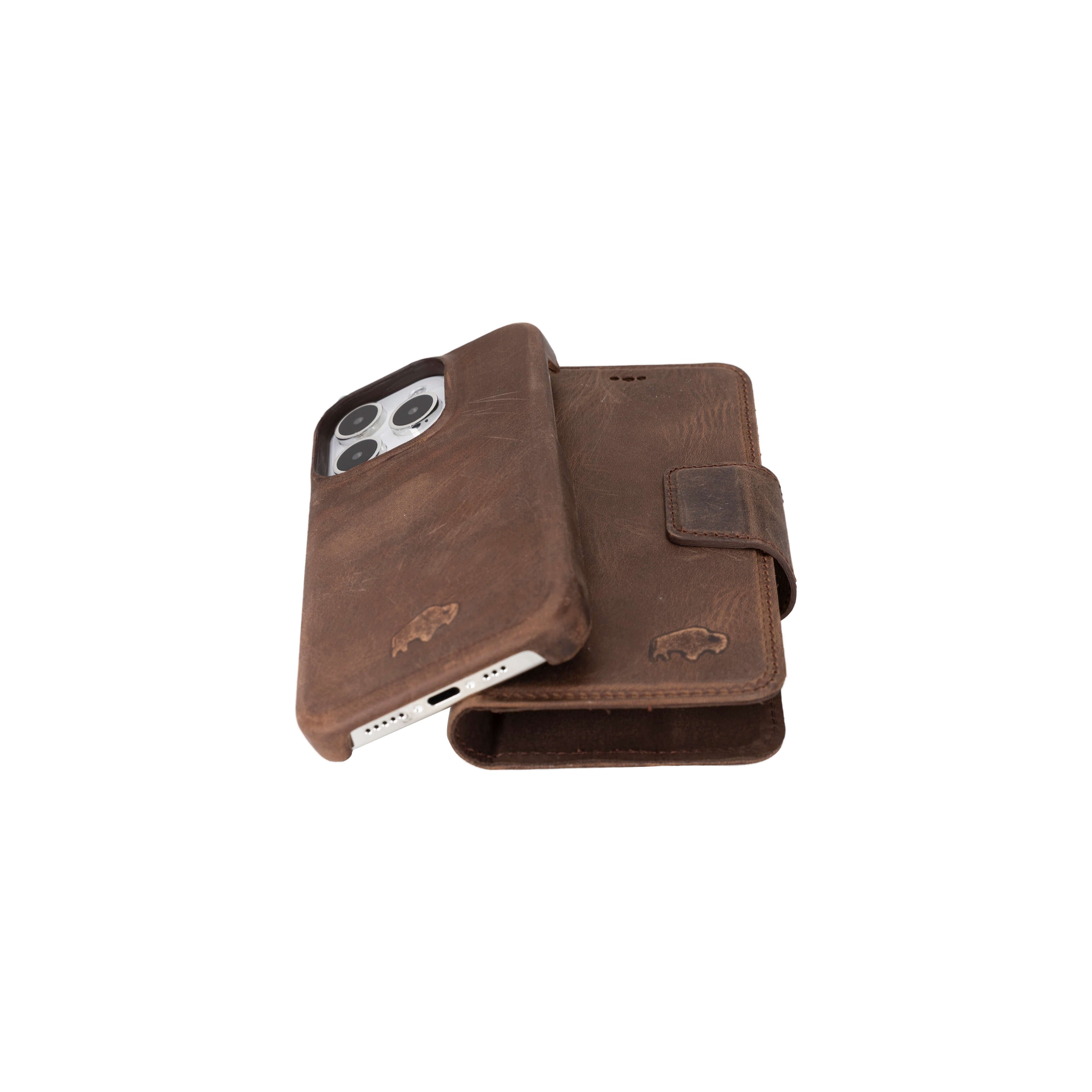 BURNTHEWITCHスマホケース Carter Detachable Leather Wallet Case for iPhone 15 Pro Max