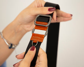 Dillon Full‑Grain Leather Crossbody Bag – Burnished Tan