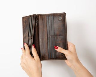 Aura Leather Women's Wallet, Dark Brown - UnBranded