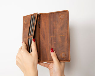 Aura Leather Women's Wallet, Saddle Brown - UnBranded