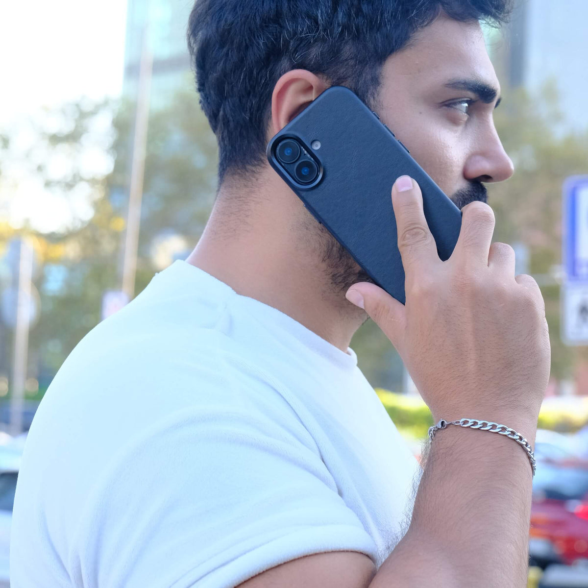 <h2><span class="metafield-multi_line_text_field">From work to weekends, the slim leather build offers durable protection while keeping your phone stylish and pocket-friendly. Metal button and metal camera ring protects your iPhone.</span></h2>