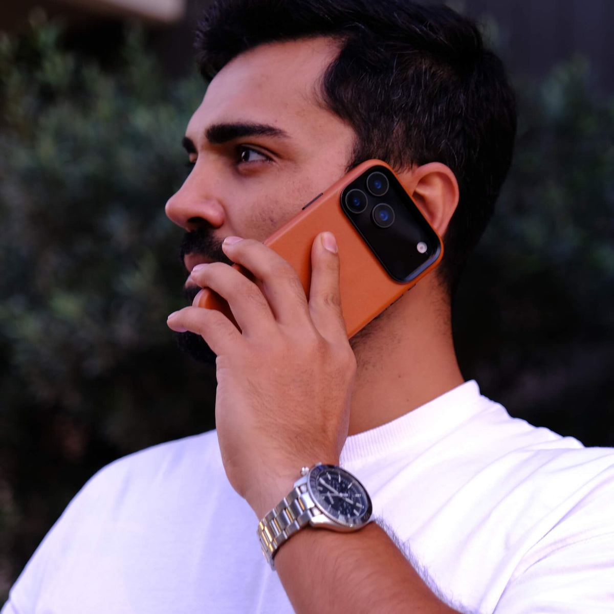 <h2><span class="metafield-multi_line_text_field">From work to weekends, the slim leather build offers durable protection while keeping your phone stylish and pocket-friendly. Metal button and metal camera ring protects your iPhone.</span></h2>