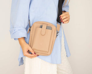 Dillon Crossbody Leather Bag, Sand - BlackBrook Case