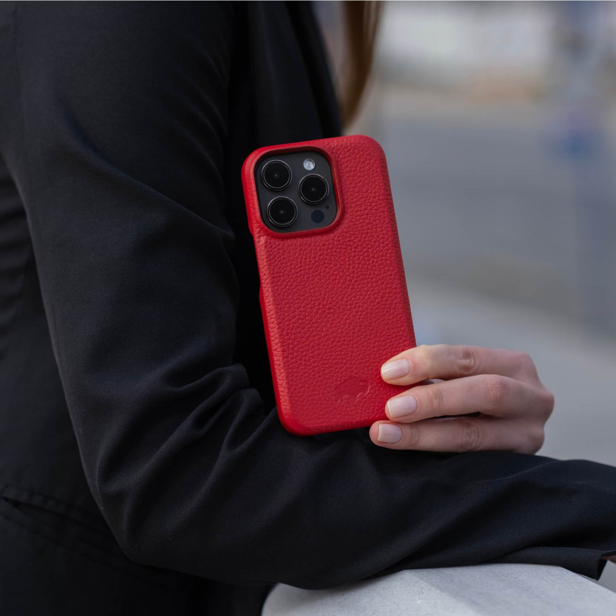 <h2><span class="metafield-multi_line_text_field">Each Mason case is artisan-made, featuring rich full grain leather that develops character with every use.</span></h2>