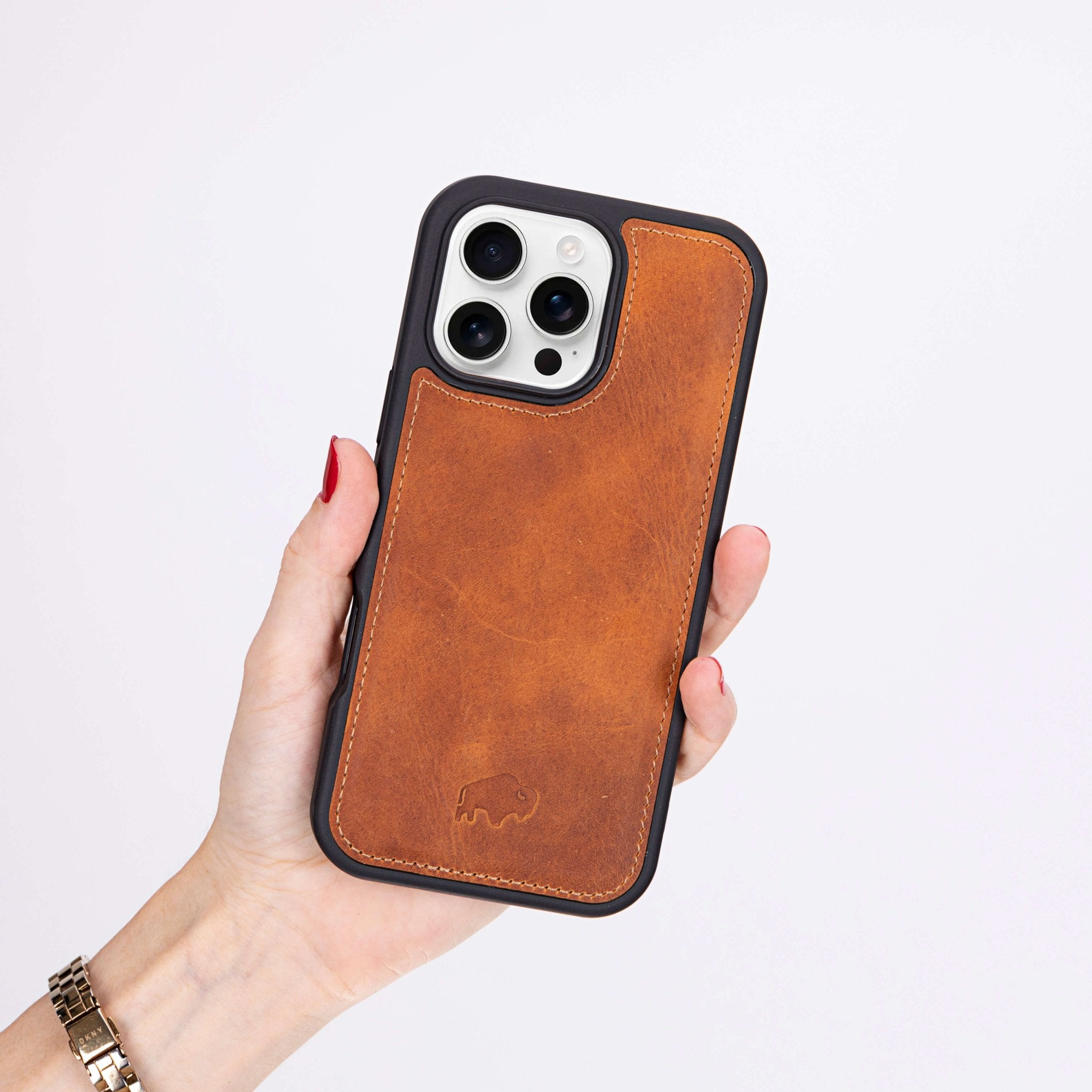 Modern York MagSafe Leather Case – iPhone 16 Pro Max, Golden Brown Modern York MagSafe Leather Case – iPhone 16 Pro Max, Golden Brown