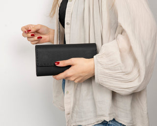 Noble Leather Women's Wallet, Pebble Black - UnBranded
