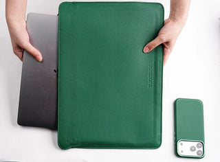 Full-Grain Leather MacBook Sleeve 13/14 inch in Pebble Green